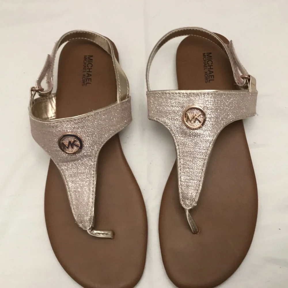 Authentic Michael Kors sandals Size 5